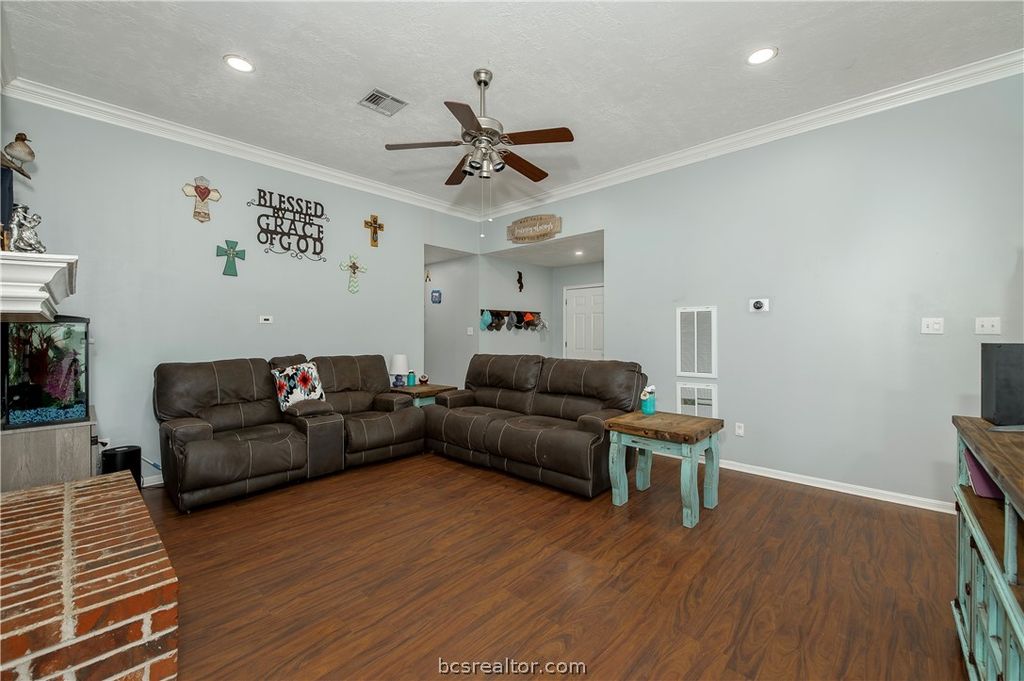 2009 Cobblestone Lane, Bryan, TX 77807 — photo 4