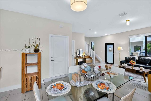 4426 NW 83rd Pkwy, Doral, FL 33166