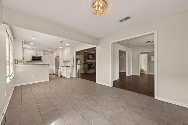 14507 Ravenhurst Lane, Houston, TX 77070