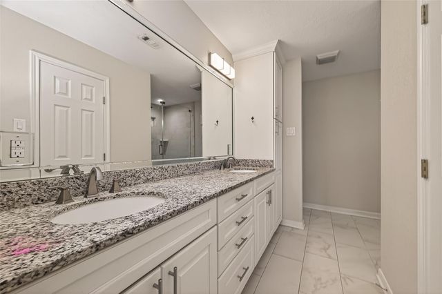 14507 Ravenhurst Lane, Houston, TX 77070