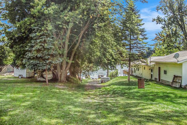 6662 Lorne Drive, Pentwater, MI 49449