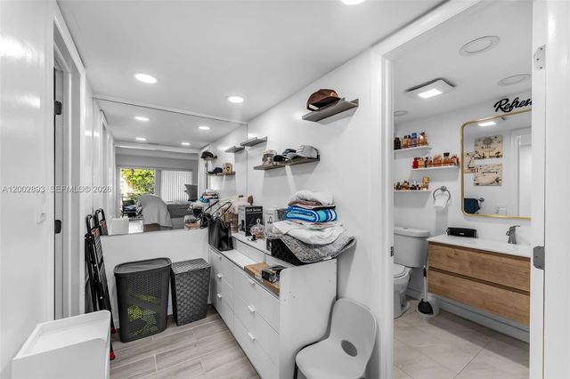 13700 SW 62nd St 244, Miami, FL 33183