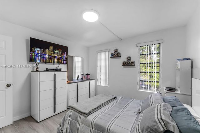 13700 SW 62nd St 244, Miami, FL 33183