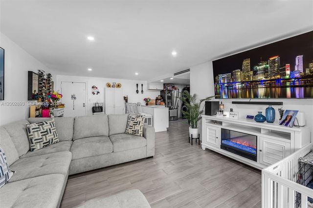 13700 SW 62nd St 244, Miami, FL 33183