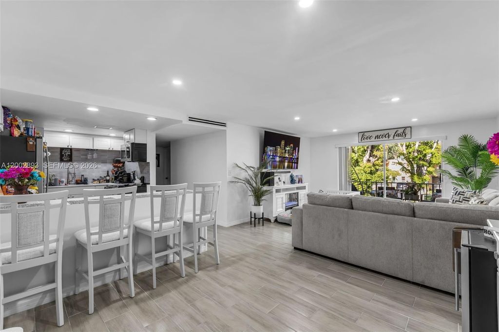 13700 SW 62nd St 244, Miami, FL 33183