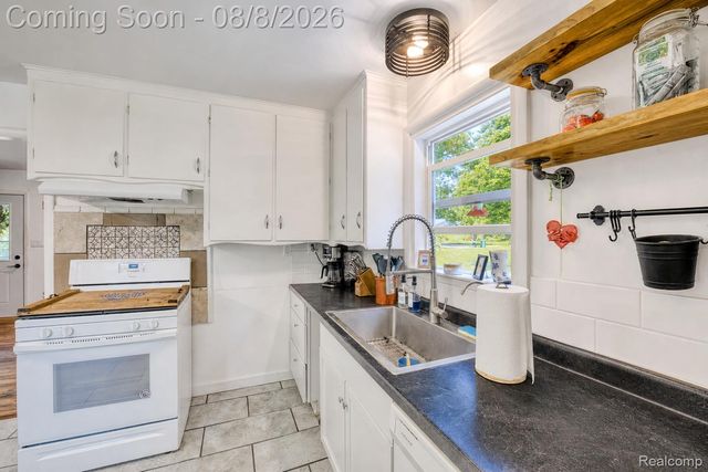 1412 Morningdove Road, Wixom, MI 48393