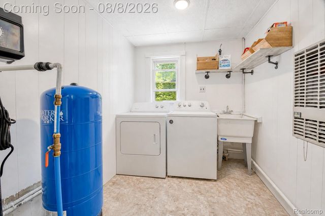 1412 Morningdove Road, Wixom, MI 48393
