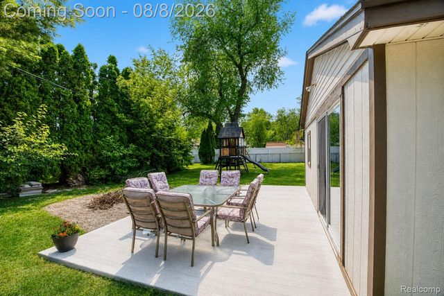 1412 Morningdove Road, Wixom, MI 48393