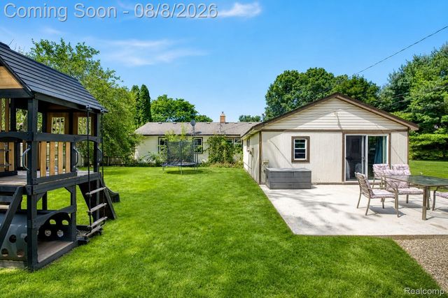 1412 Morningdove Road, Wixom, MI 48393