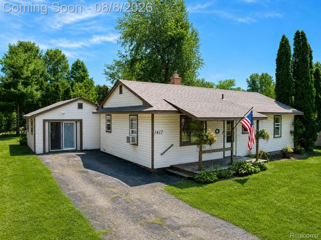 1412 Morningdove Road, Wixom, MI 48393