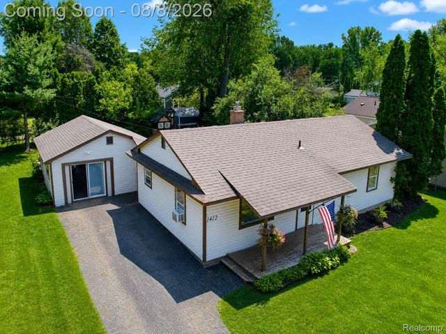 1412 Morningdove Road, Wixom, MI 48393