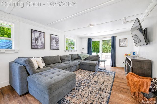 1412 Morningdove Road, Wixom, MI 48393