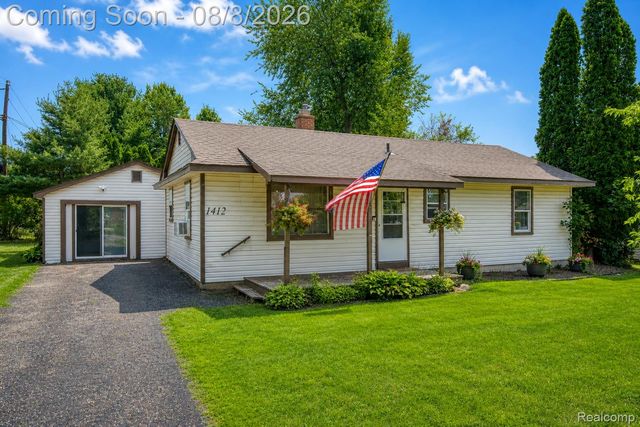 1412 Morningdove Road, Wixom, MI 48393