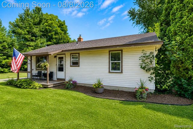 1412 Morningdove Road, Wixom, MI 48393