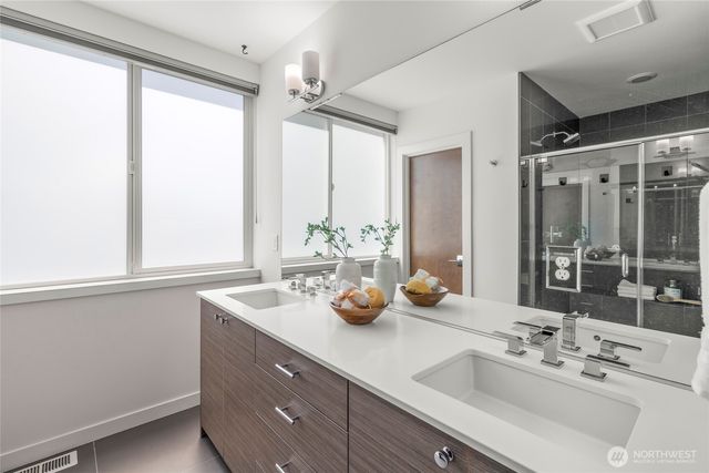110 22nd Avenue S, Seattle, WA 98144