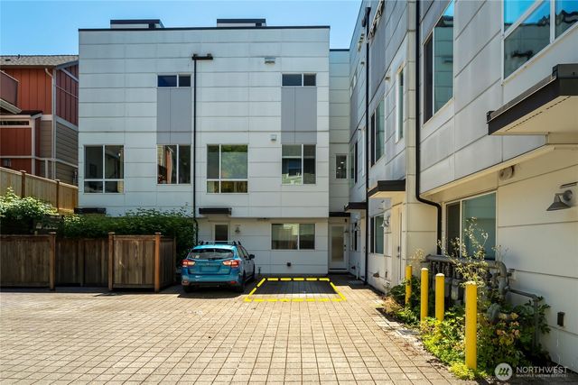 110 22nd Avenue S, Seattle, WA 98144