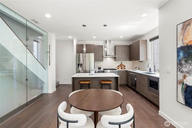 110 22nd Avenue S, Seattle, WA 98144