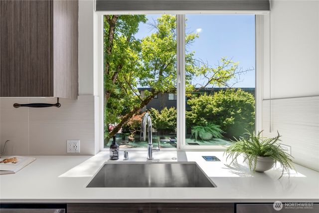 110 22nd Avenue S, Seattle, WA 98144