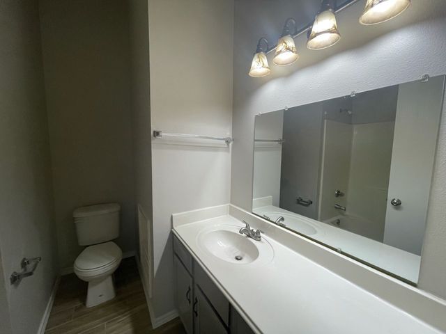 7709 Amsterdam Lane, Arlington, TX 76002