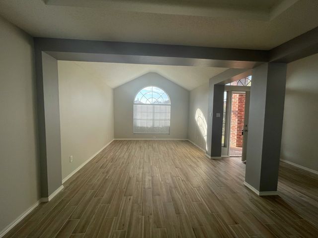 7709 Amsterdam Lane, Arlington, TX 76002