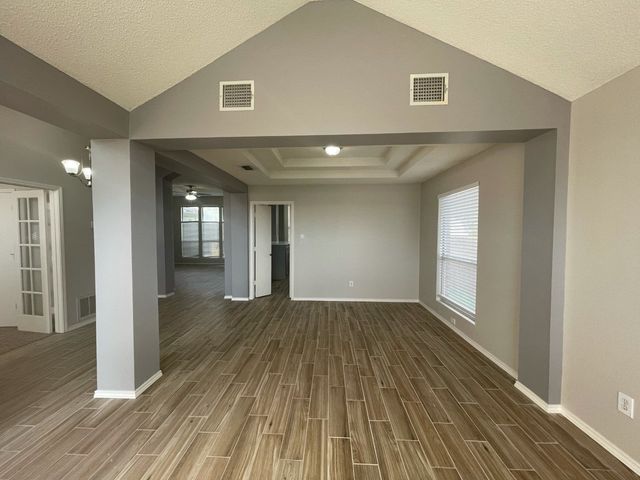 7709 Amsterdam Lane, Arlington, TX 76002