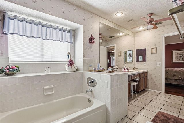 9727 FOX CHAPEL ROAD, Tampa, FL 33647