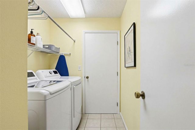 9727 FOX CHAPEL ROAD, Tampa, FL 33647