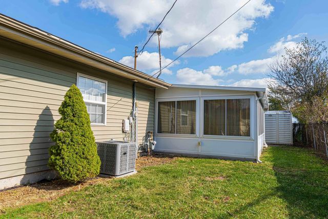 384 Sandalwood Drive, Valparaiso, IN 46385