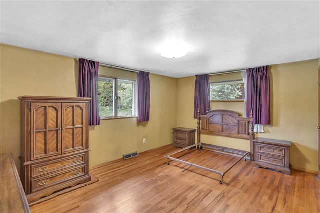 115 Montgomery Dr, Pine Twp, PA 15090