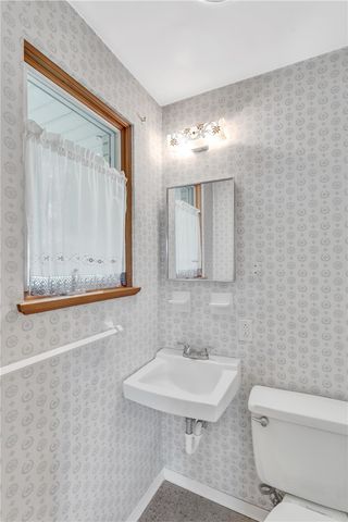115 Montgomery Dr, Pine Twp, PA 15090