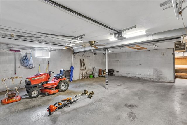 115 Montgomery Dr, Pine Twp, PA 15090