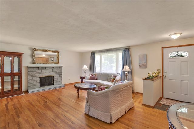 115 Montgomery Dr, Pine Twp, PA 15090