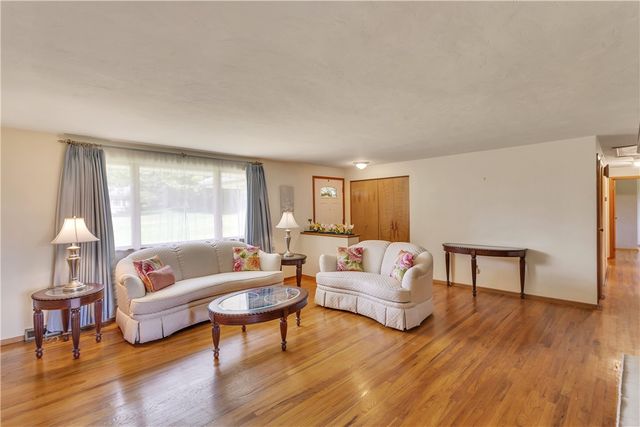 115 Montgomery Dr, Pine Twp, PA 15090