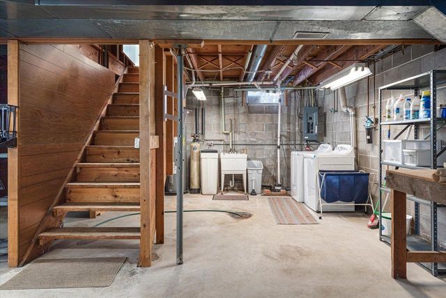 N6213 Fox STREET, Onalaska, WI 54650