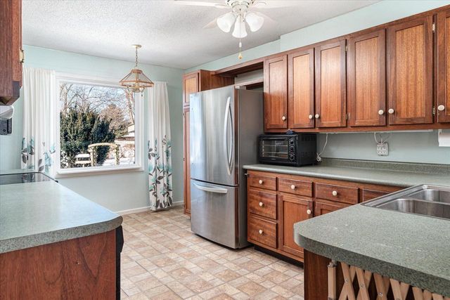 N6213 Fox STREET, Onalaska, WI 54650