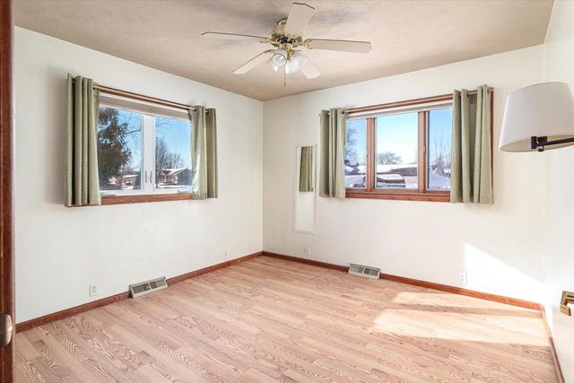 N6213 Fox STREET, Onalaska, WI 54650