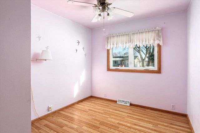 N6213 Fox STREET, Onalaska, WI 54650