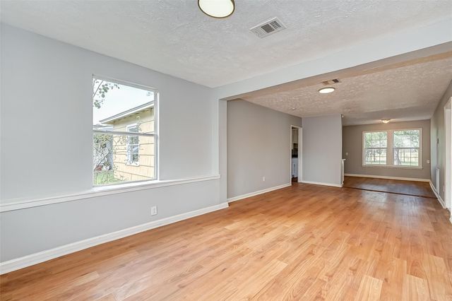 7946 Jutland Road, Houston, TX 77033
