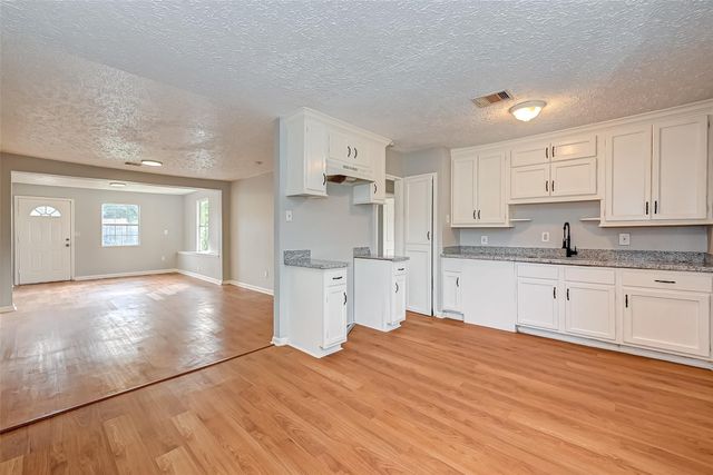 7946 Jutland Road, Houston, TX 77033