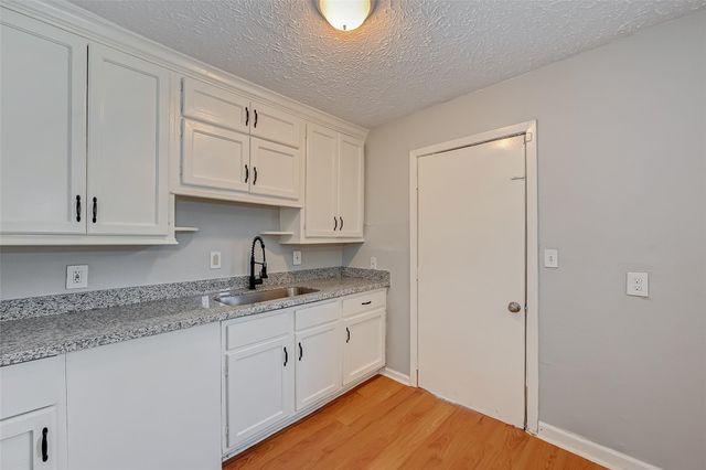 7946 Jutland Road, Houston, TX 77033