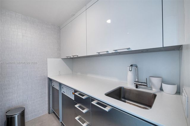 6799 Collins Ave LPH01 & LPH02, Miami Beach, FL 33141