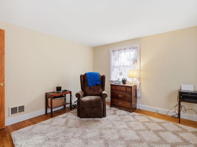 45 Campmeeting Rd, Topsfield, MA 01983