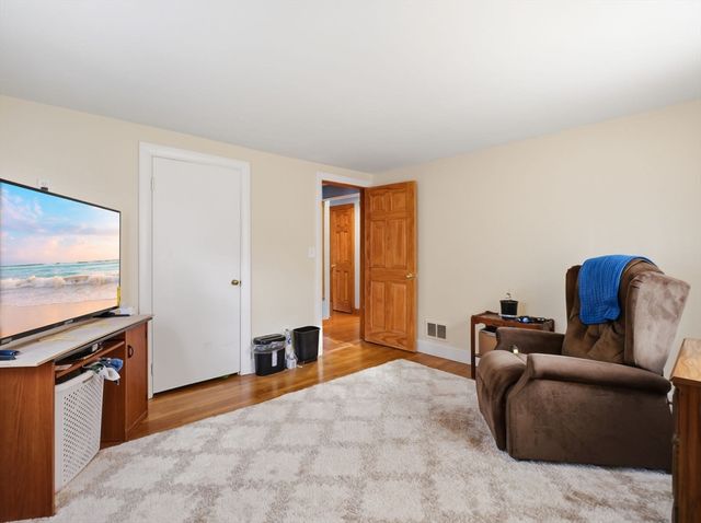 45 Campmeeting Rd, Topsfield, MA 01983