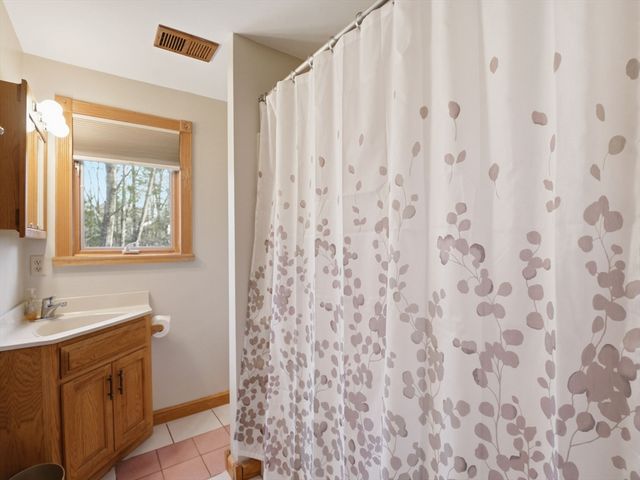 45 Campmeeting Rd, Topsfield, MA 01983