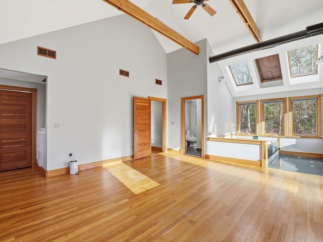 45 Campmeeting Rd, Topsfield, MA 01983