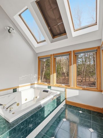 45 Campmeeting Rd, Topsfield, MA 01983