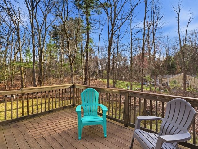 45 Campmeeting Rd, Topsfield, MA 01983