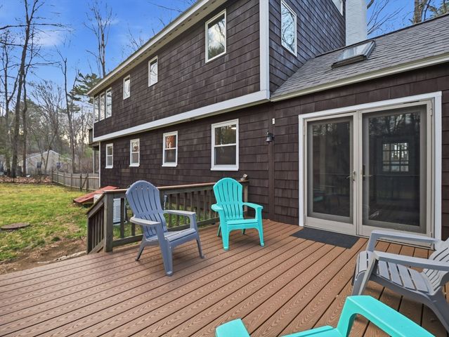 45 Campmeeting Rd, Topsfield, MA 01983