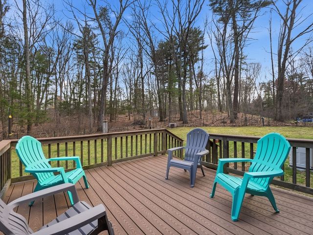 45 Campmeeting Rd, Topsfield, MA 01983