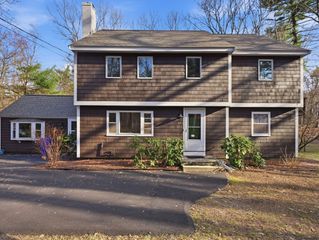 45 Campmeeting Rd, Topsfield, MA 01983